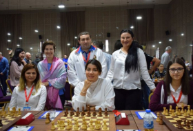   Equipo nacional de ajedrez de Azerbaiyán gana la medalla en el Campeonato Europeo  