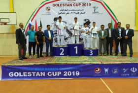   Karatecas azerbaiyanos ganan diez medallas en Irán  