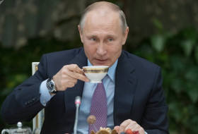 Putin revela que en realidad lo que bebe no es té