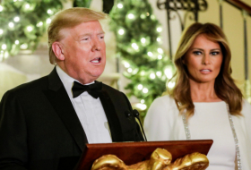 Trump confiesa que aún no sabe qué regalarle a Melania para Navidad y bromea sobre el 'regalo' que podría hacerle Kim