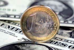 ¿Por qué el euro sigue perdiendo frente al dólar?