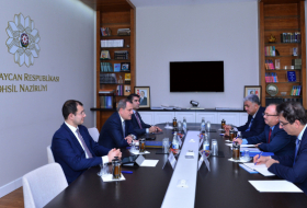   Ceyhun Bayramov se reúne con el embajador de Letonia en Azerbaiyán  