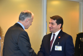   Asistente del presidente de Azerbaiyán visita la sede de la OTAN  