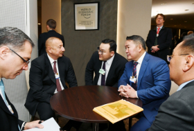   Ilham Aliyev se reunió con el presidente de Mongolia  