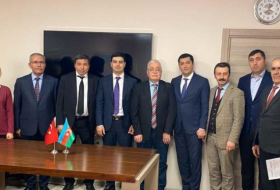   Azerbaiyán y Turquía firman acuerdo sobre los ferrocarriles  