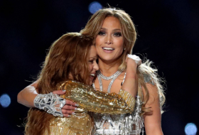   SUPER BOWL 2020:   Jennifer Lopez y Shakira hacen una exhibición de poder latino ante 100 millones de estadounidenses      