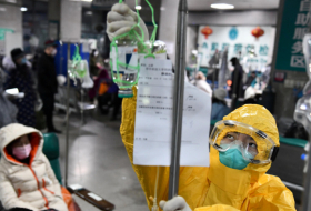 Especialista chino asegura que los pacientes que se curaron del coronavirus podrían volver a contagiarse