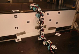 Crean un robot que sube escaleras como una serpiente