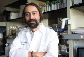   Adolfo García Sastre  : «Creo que la epidemia de coronavirus va a ser como un año duro de gripe»