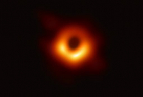 Descubren cómo ver los infinitos anillos de luz de un agujero negro