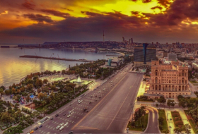  Bakú, tradición y modernidad en Azerbaiyán 
