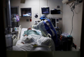 Logra sobrevivir un hombre con covid-19 que pasó 50 días conectado a un respirador artificial