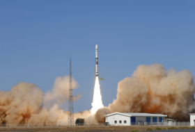 China lanza tres satélites de observación e investigación