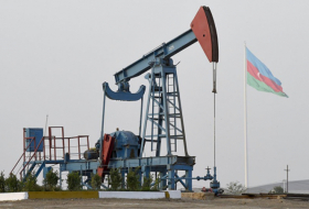 Precio del barril de petróleo azerbaiyano registra aumento