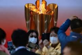 La llama olímpica se expone en un museo de Tokio