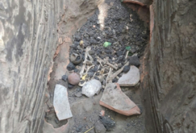   Descubiertos antiguos entierros en jarras en Azerbaiyán  