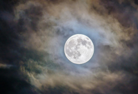 VIDEO: La 'luna azul' brilla en el cielo de Buenos Aires en la noche de Halloween