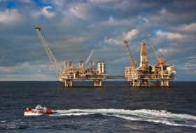 Azerbaiyán exporta petróleo crudo y productos petrolíferos por valor de $9 mil millones