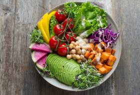 ¿Cuántas frutas y verduras hay que comer para vivir más? Un estudio de Harvard determina la cantidad y la combinación óptimas