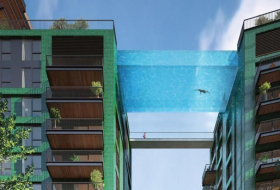La primera piscina transparente del mundo une dos edificios de Londres