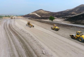   Continúan los trabajos de restauración de la infraestructura vial en las tierras azerbaiyanas liberadas de la ocupación  