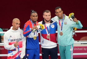 Tokio 2020: El boxeador azerbaiyano recibe una medalla de bronce