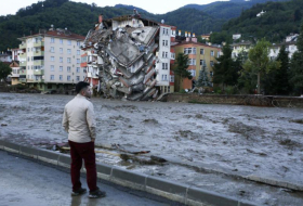   Suben a 27 los muertos por inundaciones en norte de Turquía  