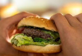 Un dedo humano aparecido dentro de una hamburguesa desata escándalo 
