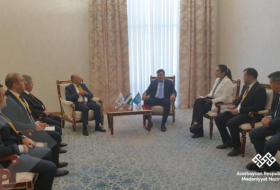 El ministro de Cultura azerbaiyano celebra reuniones en Uzbekistán