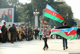  Se está celebrando en Bakú la Marcha de la Victoria-En Vivo