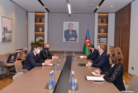   Jeyhun Bayramov se reunió con el Secretario General de TURKSOY  