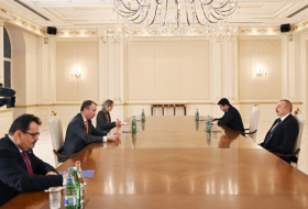   Ilham Aliyev recibe al enviado especial de la Unión Europea   