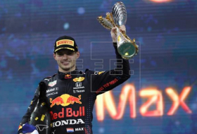 Verstappen gana el Mundial más emocionante en la última vuelta del campeonato