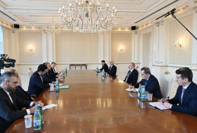   Ilham Aliyev recibió al canciller iraní  