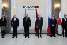  El titular de Exteriores de Letonia se reunió con el embajador de Azerbaiyán 