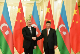   El líder chino felicitó a Ilham Aliyev  