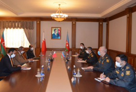 Azerbaiyán y Bahréin hablan de cooperación militar
