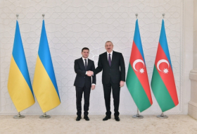   El presidente de Azerbaiyán felicitó a Zelenski  