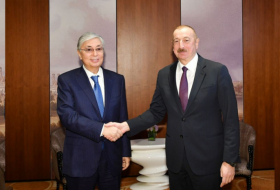   Ilham Aliyev felicita a Kasym-Jomart Tokayev  