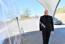   Presidente Aliyev se familiariza con la construcción de la carretera Ahmadbayli-Fuzuli-Shusha y los túneles en la carretera  