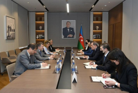  Jeyhun Bayramov se reunió con el viceministro exterior de Bulgaria 