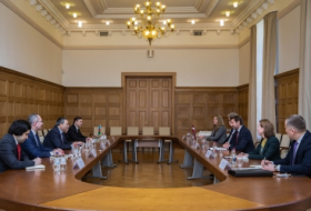 Azerbaiyán y Letonia discuten la situación en Ucrania