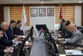 Empresarios azerbaiyanos visitan Jordán