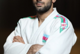 Judoca paralímpico de Azerbaiyán gana la medalla de plata en el torneo de Antalya