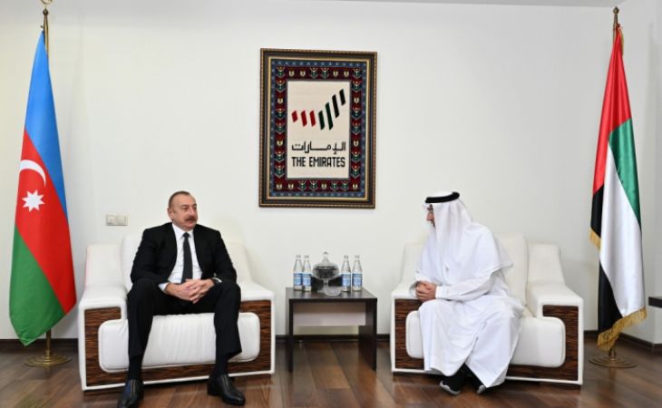  Ilham Aliyev acudió a la embajada de los EAU en Bakú - <span style="color: #ff0000;"> FOTOS </span> 