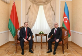 Primeros ministros de Azerbaiyán y Bielorrusia discuten las perspectivas de cooperación