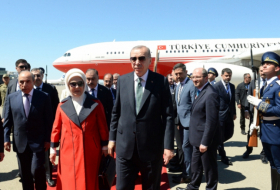  Erdogan llega a Bakú en visita de trabajo 