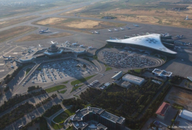 El tráfico de pasajeros en los aeropuertos de Azerbaiyán alcanza casi el millón de personas