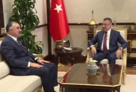 El embajador de Azerbaiyán se reúne con el vicepresidente turco