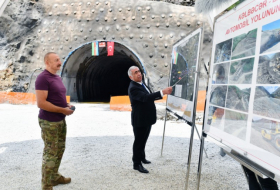   Ilham Aliyev se familiarizó con la construcción de la autopista Kalbajar-Lachin  